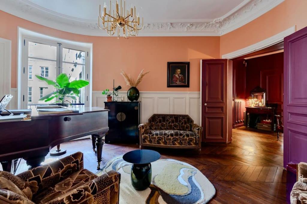 Lux Art Deco, Voltaire Appartement
